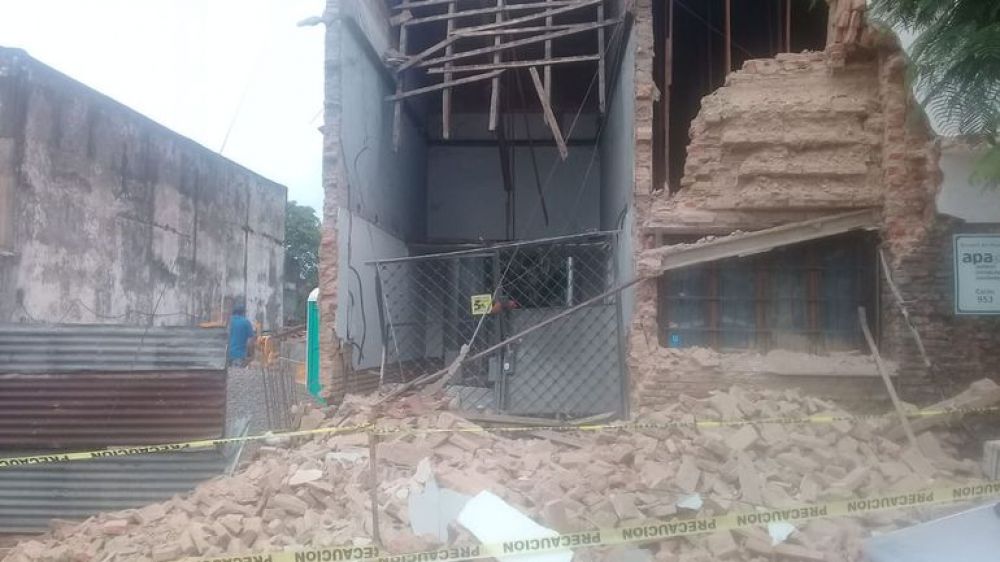 Cae parte de una casa, sede de APA