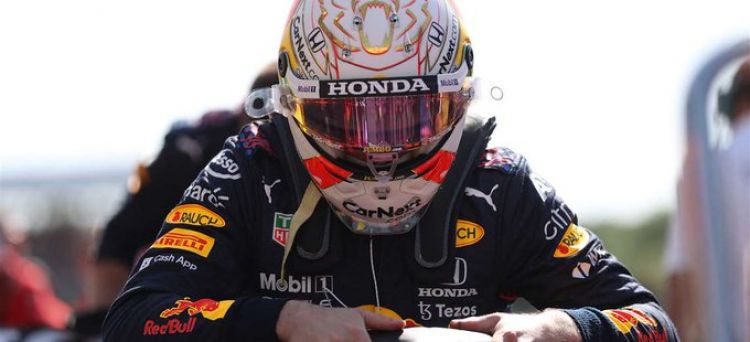 Hamilton fue peligroso, irrespetuoso y antideportivo, acusa Verstappen en Twitter