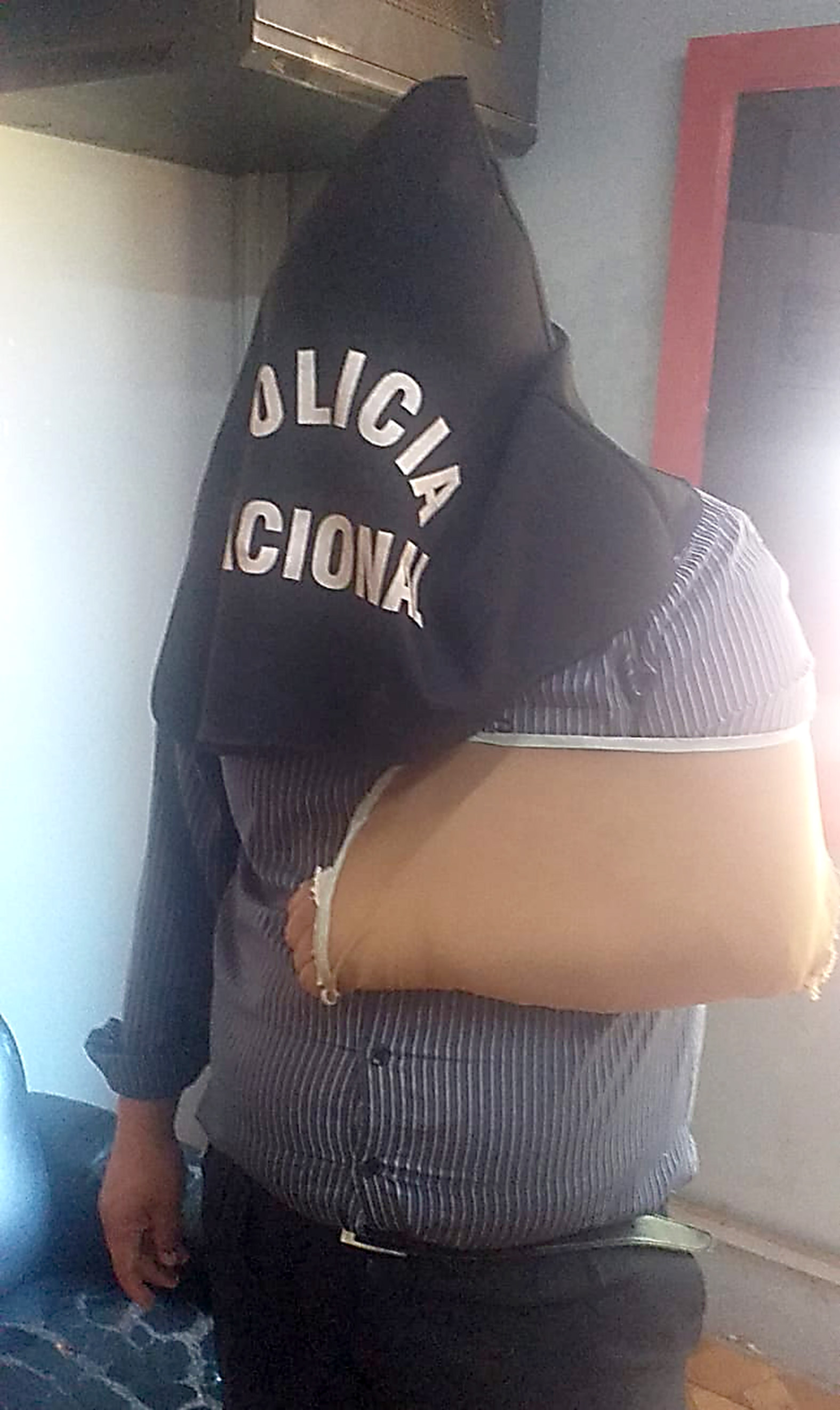Cae violento abogado con orden de captura por reiterados hechos de violencia familiar