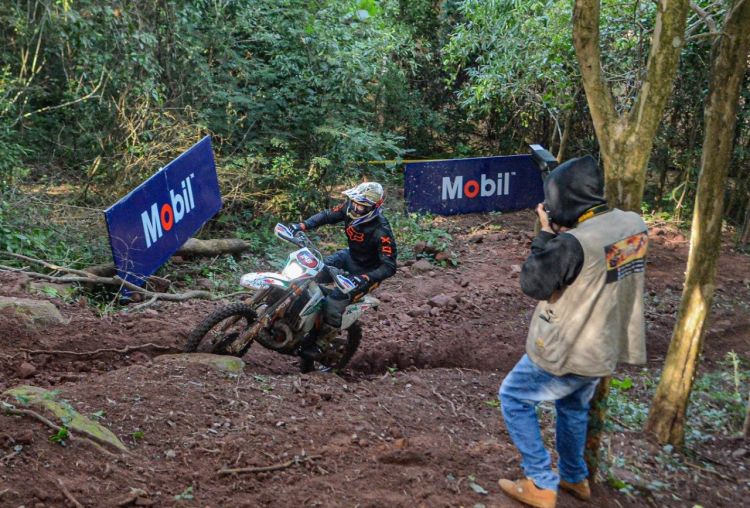 San Bernardino recibe gran show del enduro