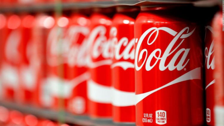 Coca-Cola retira anuncios de todas las plataformas de redes sociales a nivel mundial