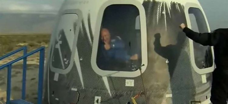 Así es como Jeff Bezos, el hombre más rico del mundo, alcanzó su sueño de alcanzar el espacio