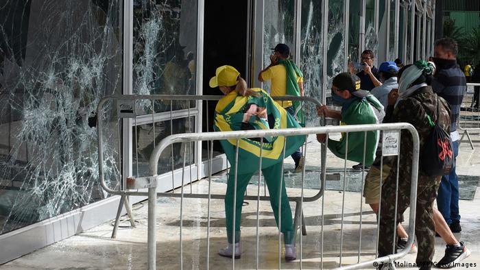 Hallan restos de sangre, orina y heces en el palacio presidencial de Brasilia