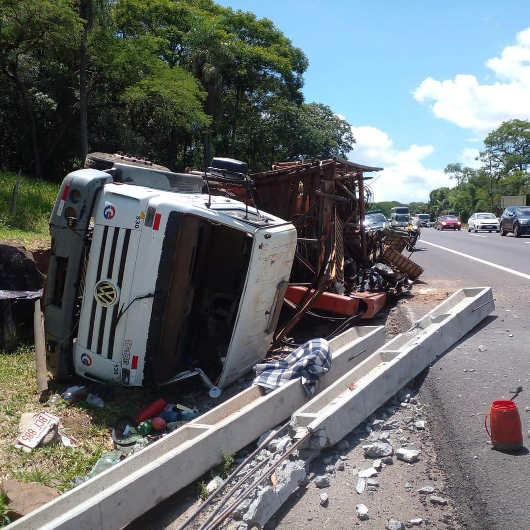 Nuevo accidente y vuelco de camión en zona de Pedrozo