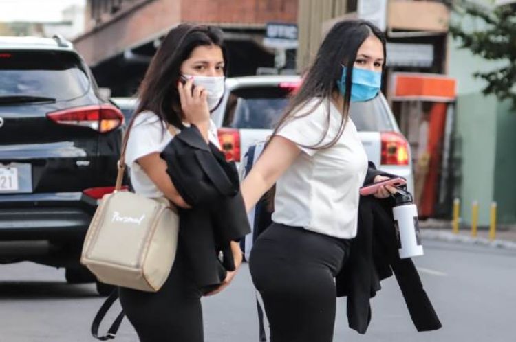 Médicos piden cuarentena total los fines de semana