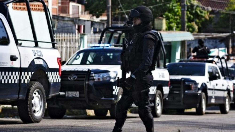 Comando mata a dos personas en plena misa de XV años en una iglesia
