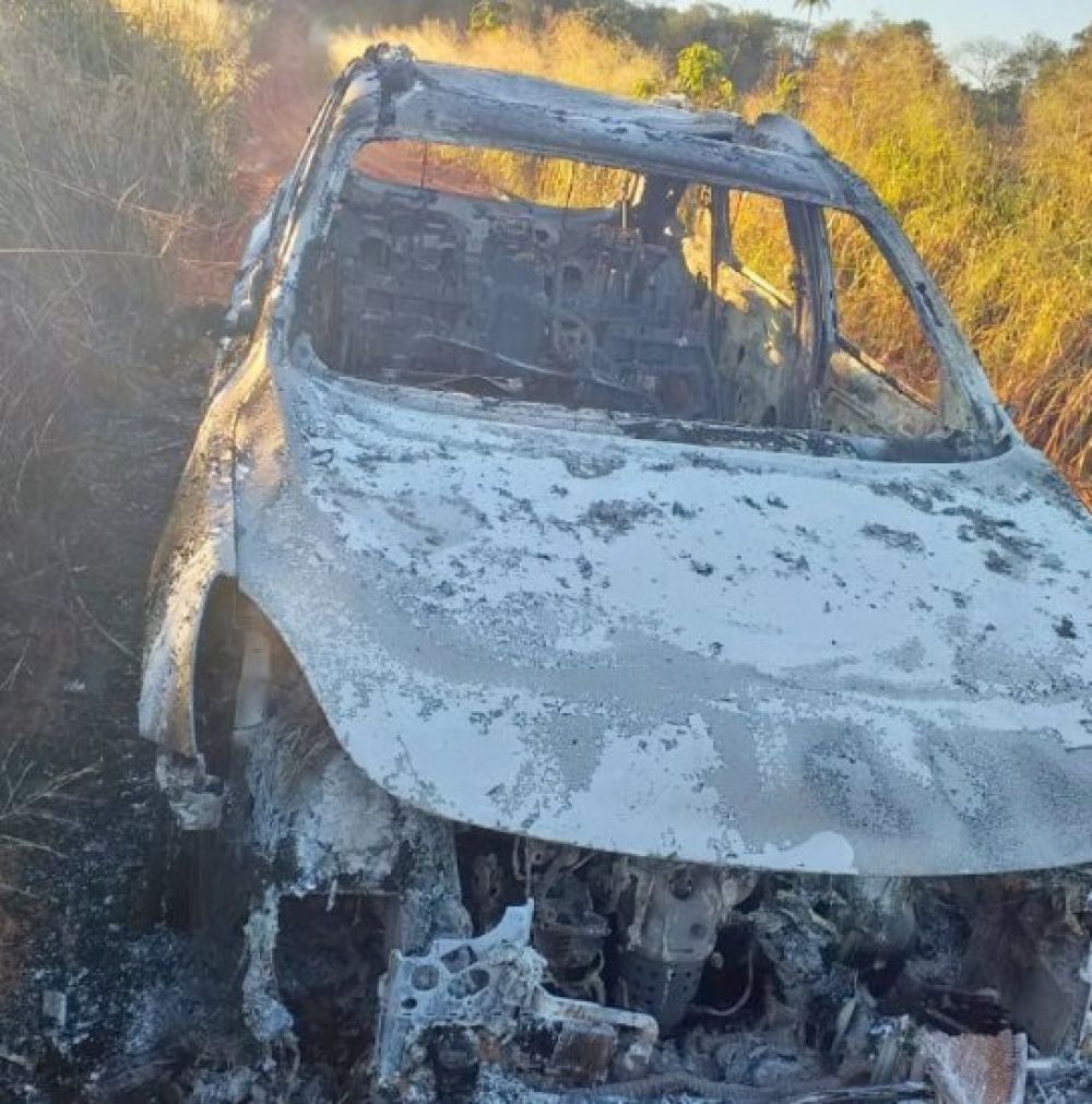 Encuentran vehículo incinerado que habría sido utilizado en asalto a banco