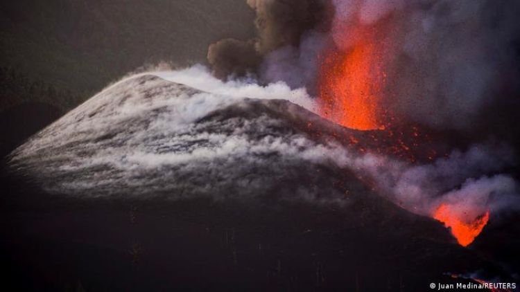 Lava del volcán de La Palma afecta ya 400 hectáreas