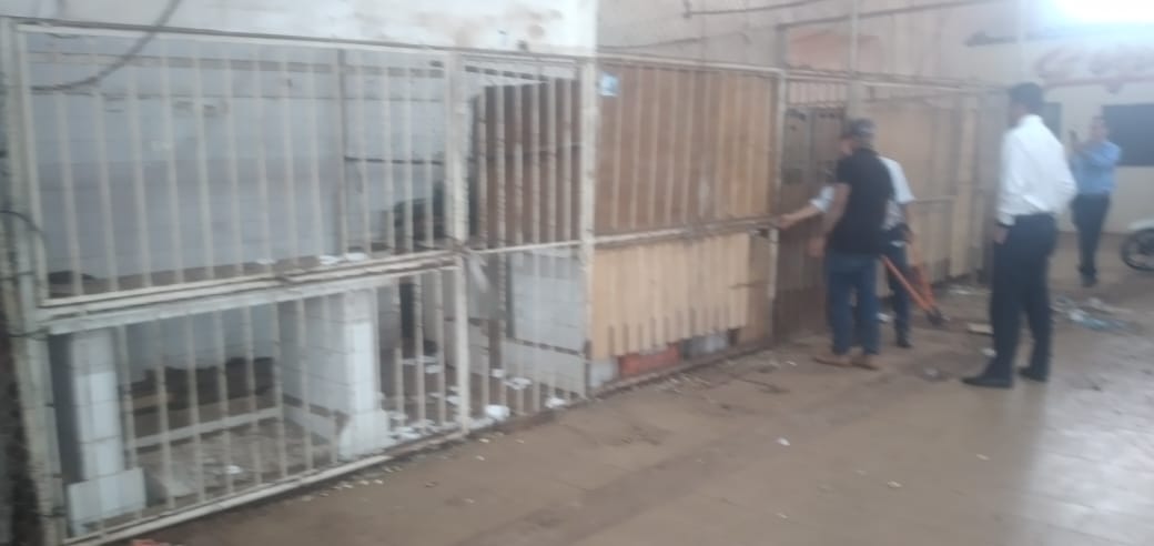 Intervienen salones y casillas comerciales en el mercado municipal