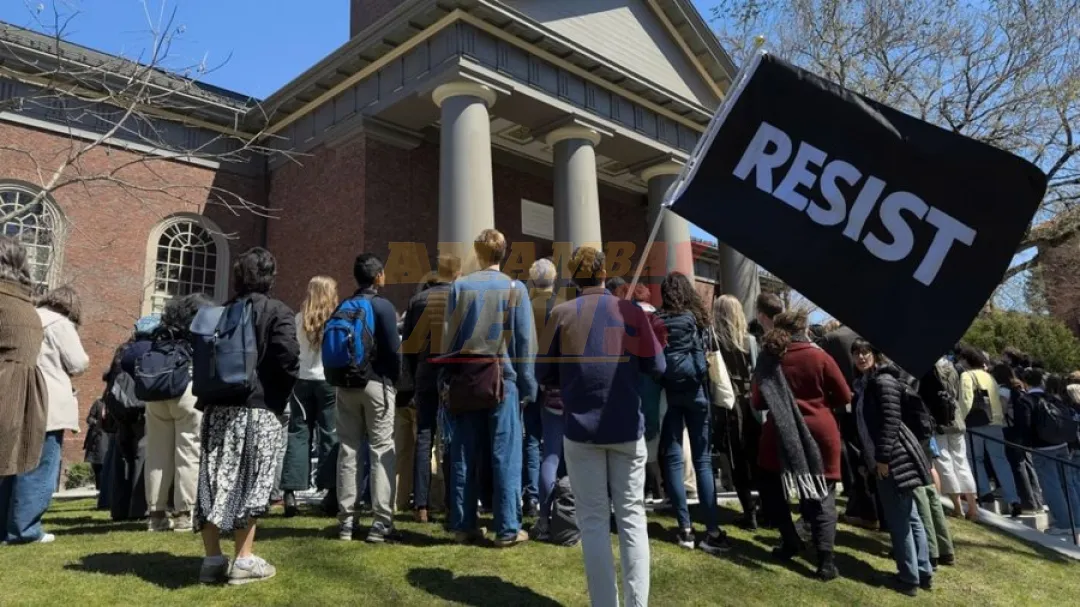 Juez federal prohíbe al gobierno de Trump revocar estatus legal de estudiantes extranjeros