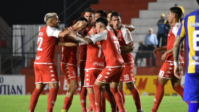 General Caballero sale del fondo ganándole a Luqueño