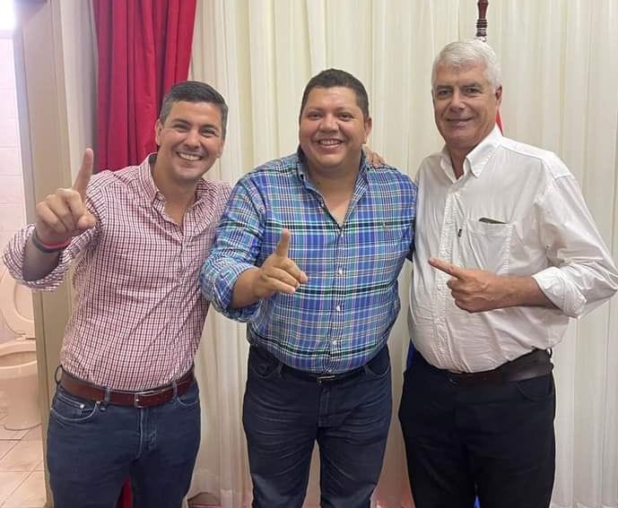 A falta de dinero y convocatoria, colorados invitan para un "asadacho" con Santi en PJC