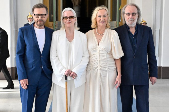 Miembros de ABBA fueron nombrados Caballeros en una ceremonia real en Suecia