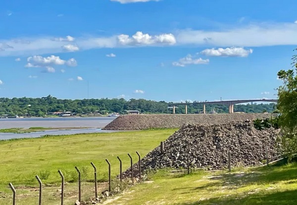 Denuncian nueva construcción ilegal en playa de Remansito