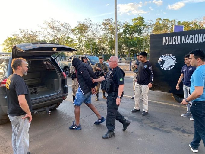 Un nigeriano, con orden de captura, fue expulsado al Brasil