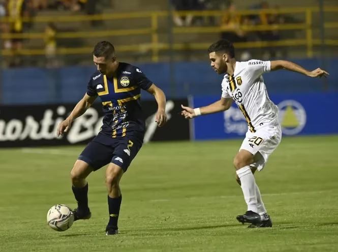 Guaraní y Trinidense por ir acumulando en la tabla anual