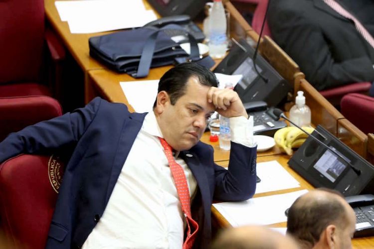 Senado decide postergar el pedido de expulsión de Rodolfo Friedmann