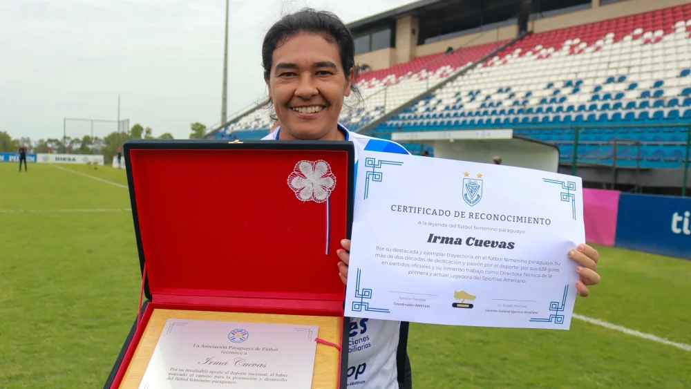 Irma Cuevas dice adiós al fútbol