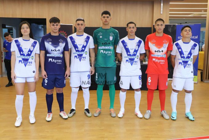La ‘V Azulada’ con renovado equipo y nuevo sponsor