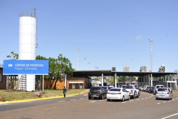 Gobernador de Itapúa asegura que comerciantes de Posadas presionan para no abrir el puente