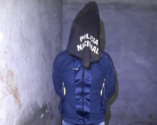 Quedó detenido tras verificar si fue denunciado por violencia familiar