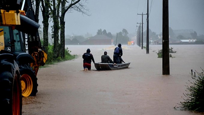 Al menos 10 muertos y 21 desaparecidos por lluvias en el sur de Brasil
