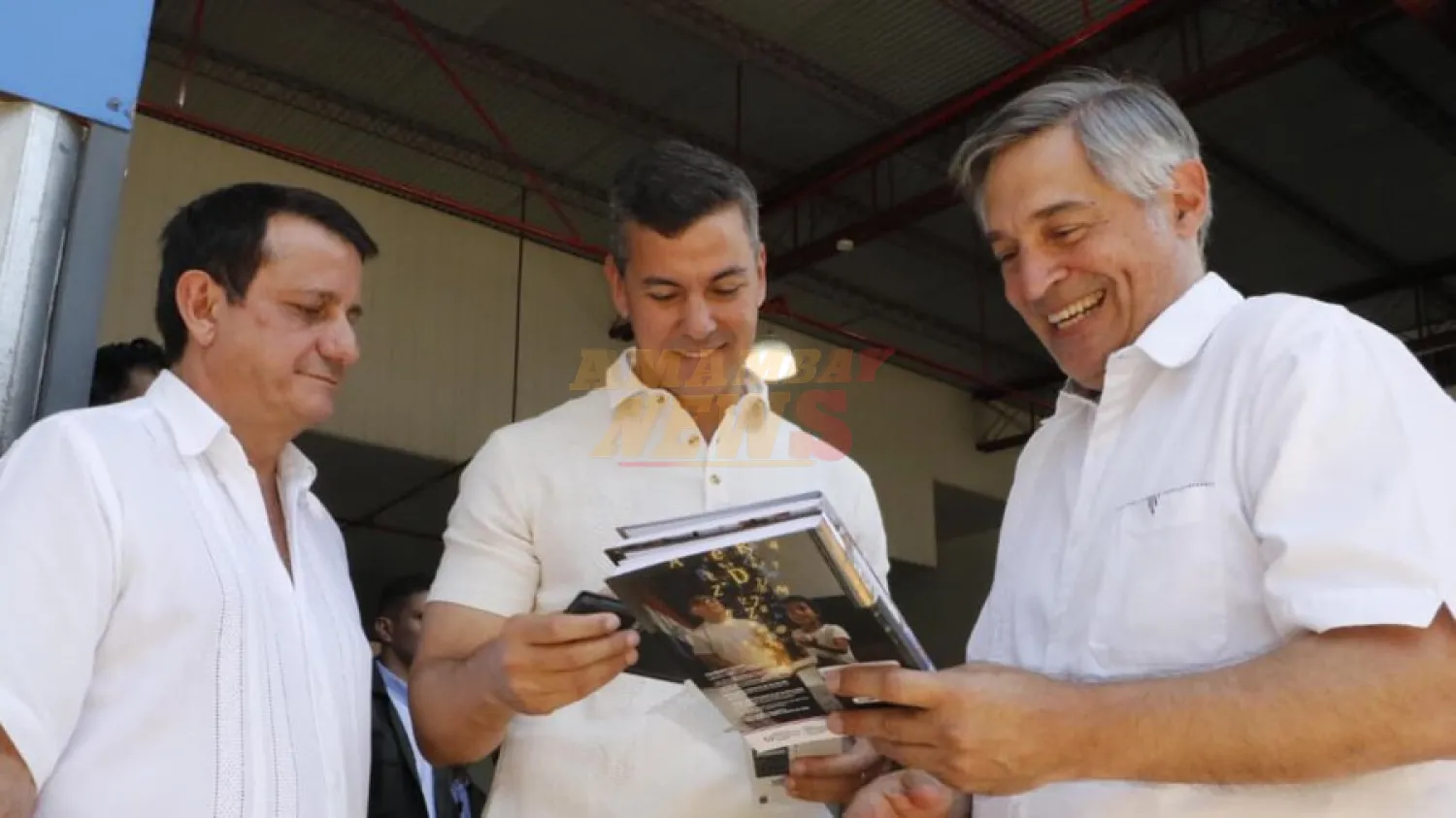 MEC ya cuenta con el 100% de los kits escolares y Santi inicia operativo de distribución