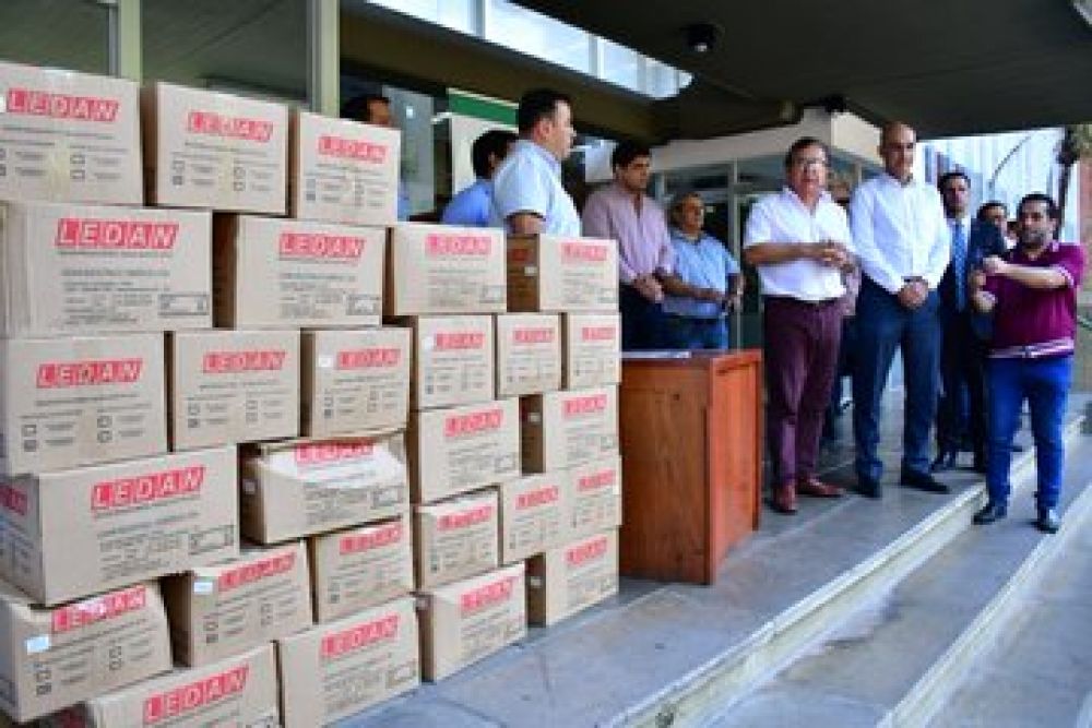 EBY entrega 30.000 mascarillas al Ministerio de Salud en apoyo a la contención del coronavirus