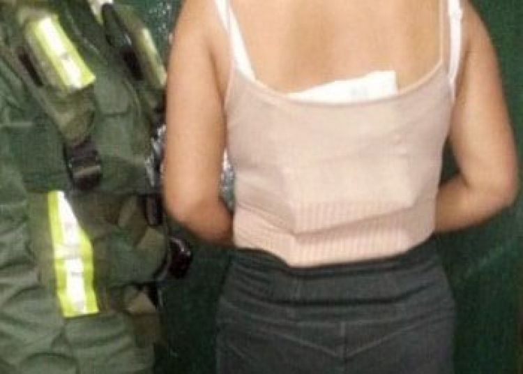 Argentina absuelve a mujer que trabajó como mula para salvar a su hijo