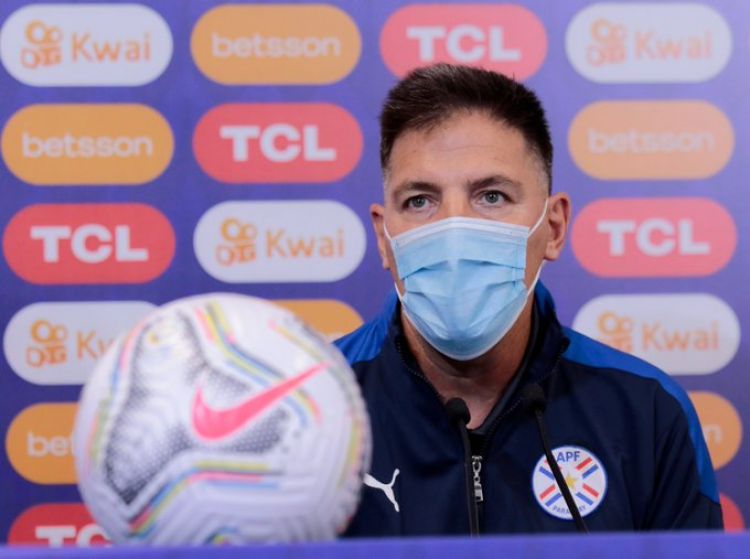“A Berizzo lo contrataron por su estilo de juego, que no salga no es su culpa”