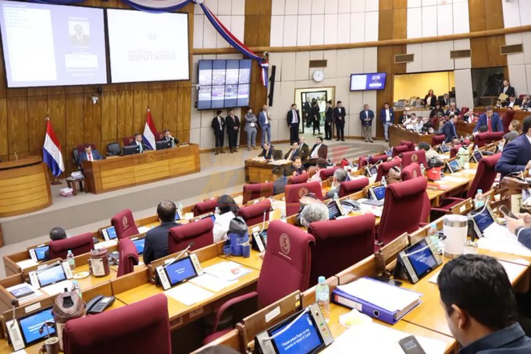 Diputados opositores critican informe de gestión de Santiago Peña