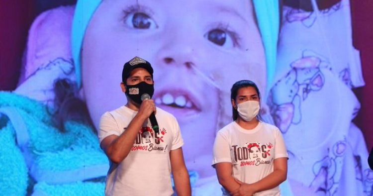 Aparte de fundir la campaña, quieren matar a Bianca: Padres de la bebé se encadenarán frente al Ministerio de Salud