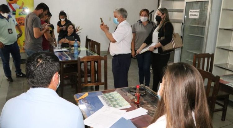 Funcionario judicial y dos abogadas fueron detenidos por presunta coima