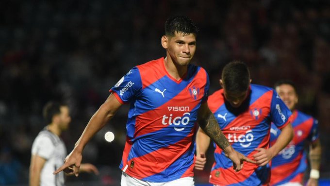 Robert Morales lleva sus goles al exterior