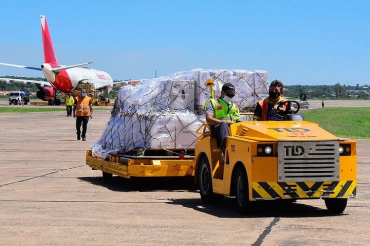 Paraguay recibe 225.810 vacunas de Pfizer contra el Covid vía Cova