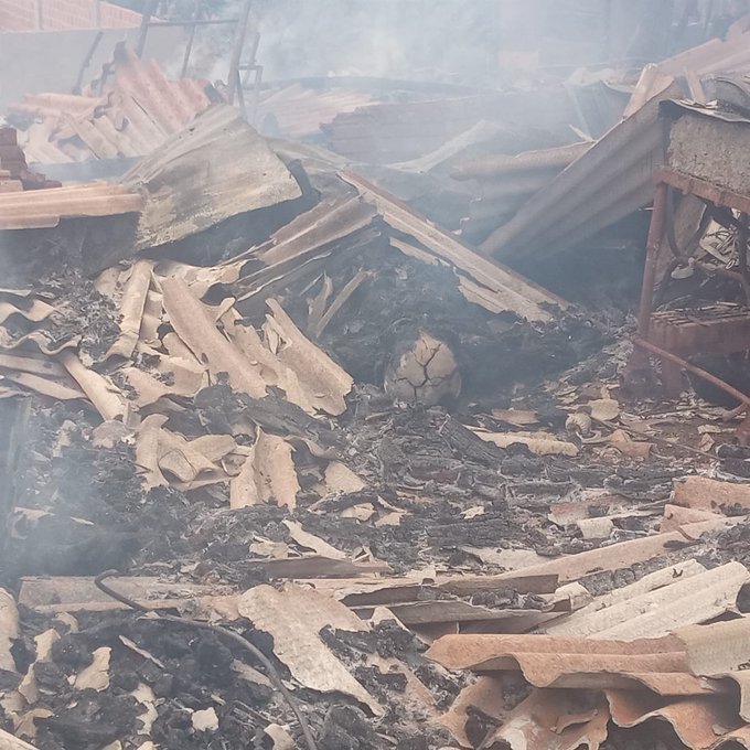 Hombre muere calcinado tras fatal incendio de vivienda en Presidente Franco