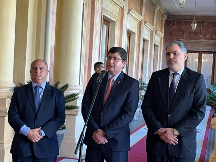 Analizan propuestas para fusionar al Fondo Ganadero con el BNF y mejorar atención al sector