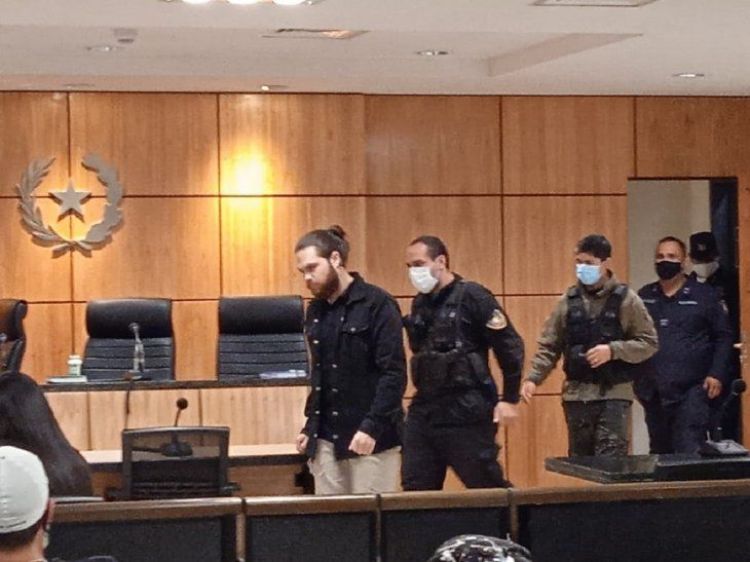 Condenan a joven a 4 años y 6 meses de cárcel por doble homicidio en defensa de su madre