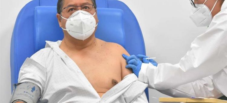 Presidente de Bolivia recibe vacuna contra el Covid-19