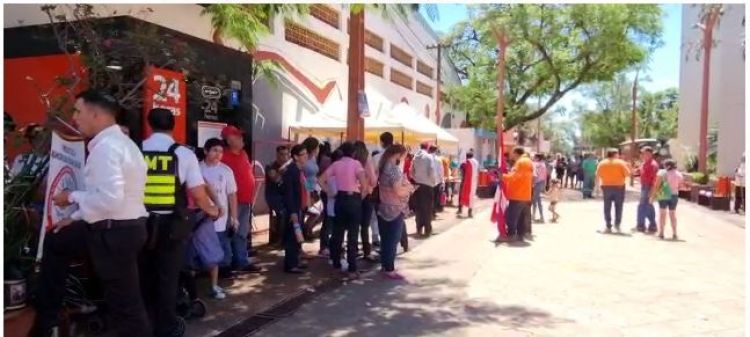 Paro en Municipalidad de San Lorenzo: “No vamos a permitir que se vayan sin hablar con nosotros”