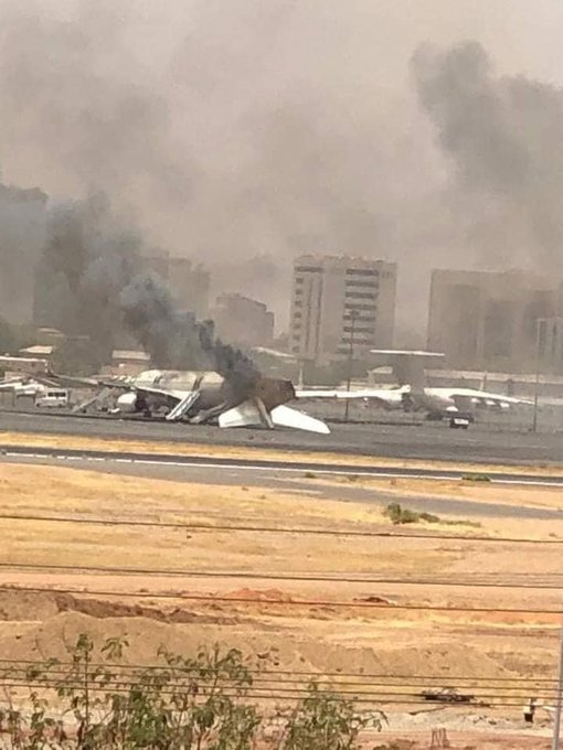 Cruce de fuego, explosiones, aviones destruidos y toma de aeropuertos en Sudán