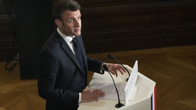Macron quiere acelerar la inscripción del derecho al aborto en la Constitución francesa