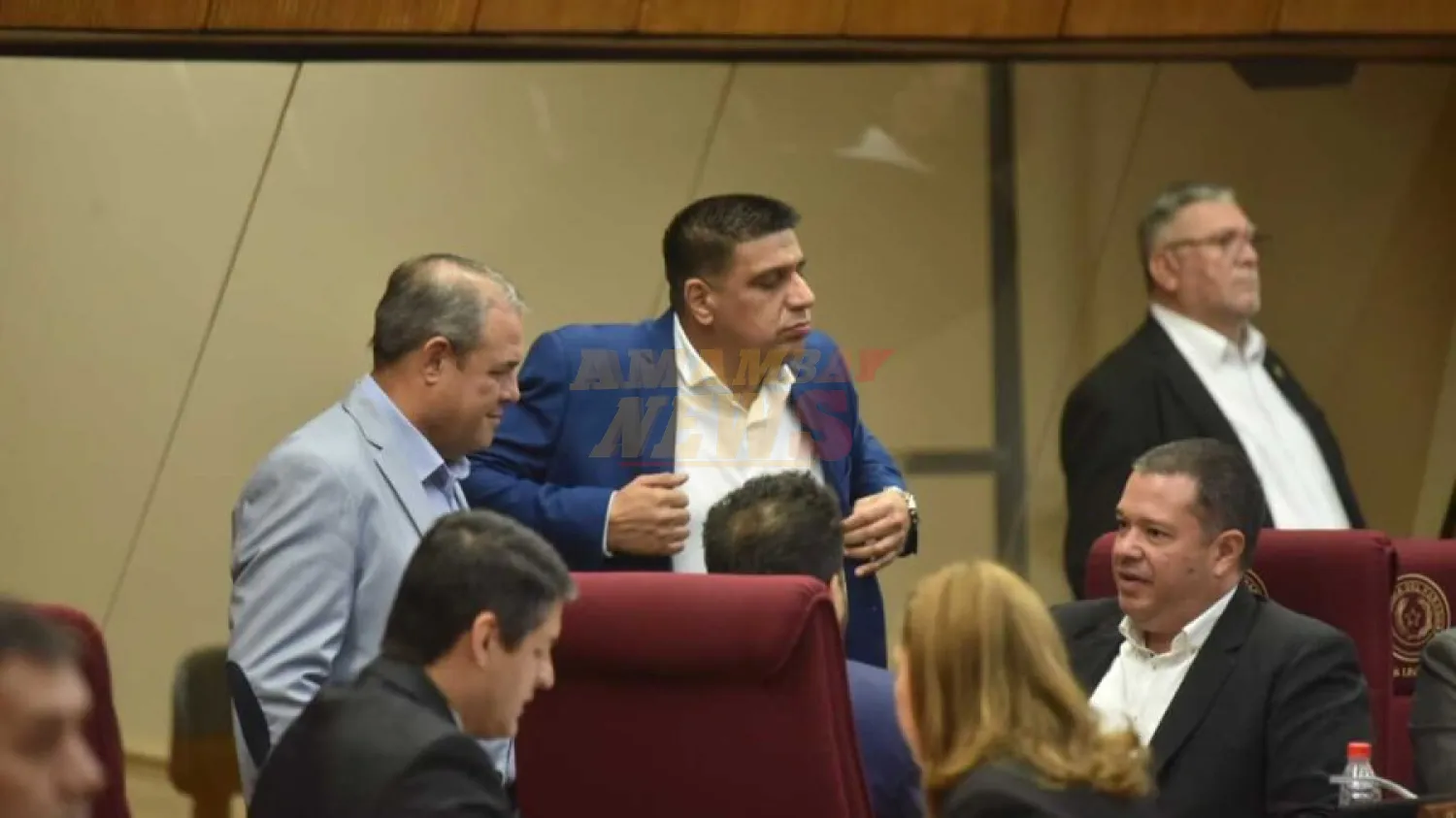 “Yo no soy Chaqueñito, no soy legislador por accidente y tengo tropa”, respondió Meza a Chase