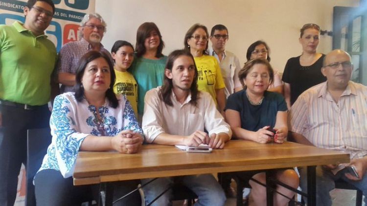 Gremio de periodistas convoca a una manifestación simbólica en repudio a despidos durante la crisis
