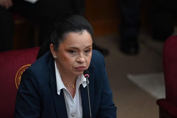 Senadora Paredes: Extender mandato de autoridades municipales es “violar la voluntad popular”
