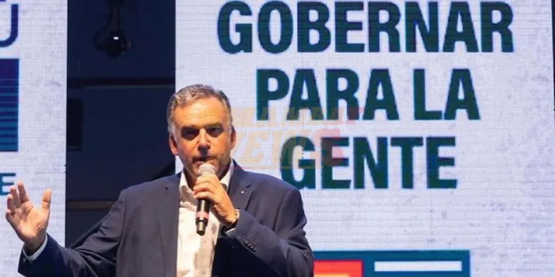 Yamandú Orsi gana el balotaje y la izquierda regresa al poder en Uruguay