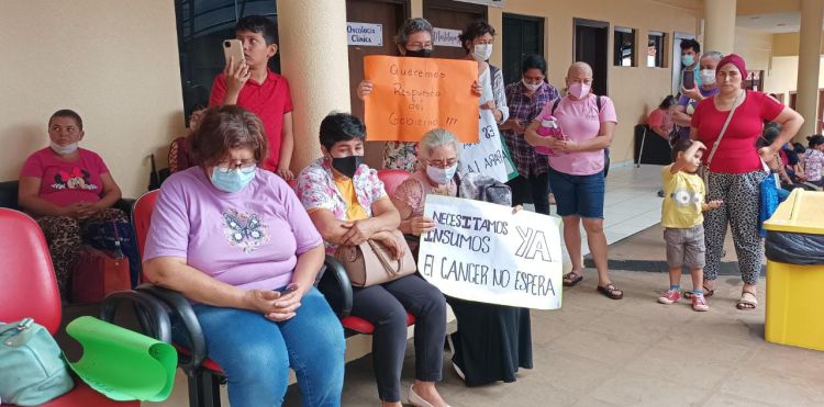 Pacientes oncológicos exigen respuestas a la serie de necesidades que padecen en CDE