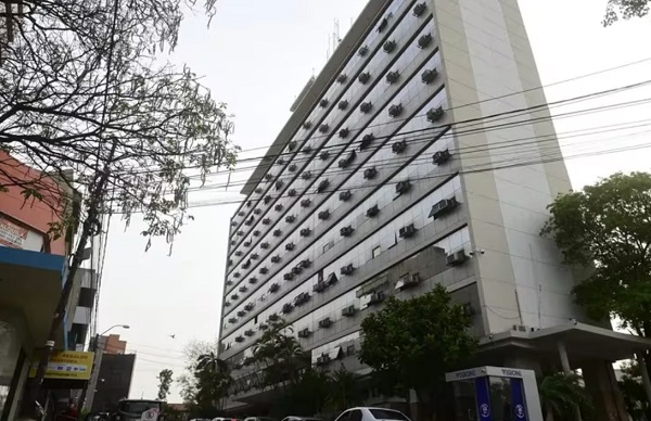 Jubilados del IPS demandan aumento en pensión mínima