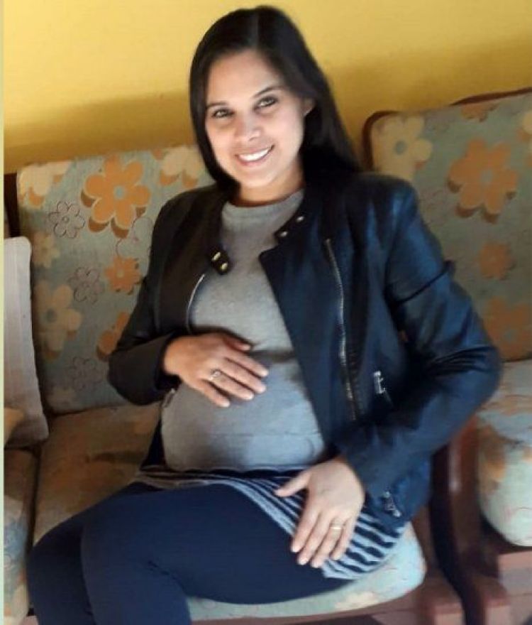 Embarazada de gemelos de cinco meses supera cuadro de Covid-19