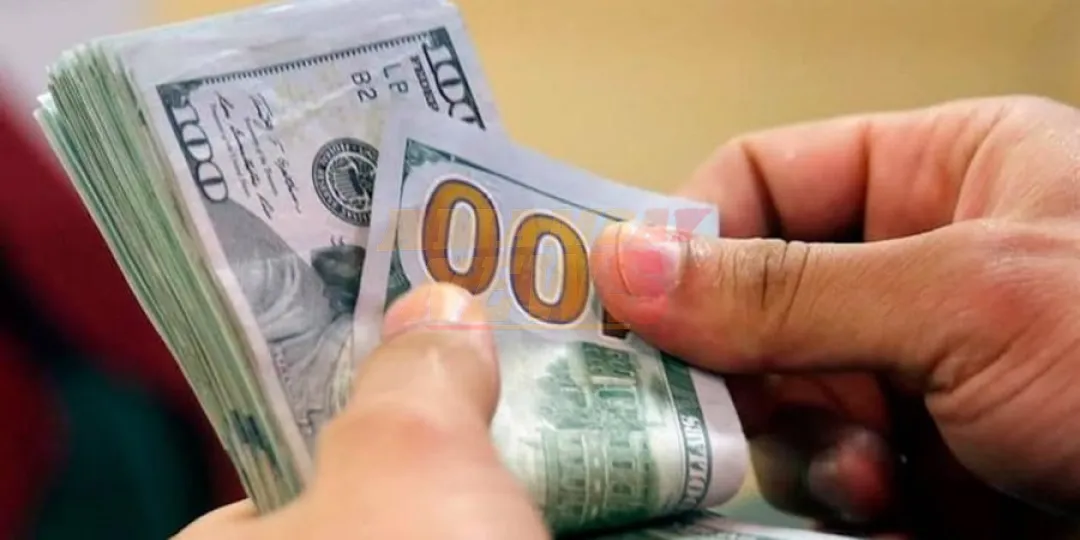 Alta demanda presiona al dólar en Paraguay y cerró ayer en G. 7.950